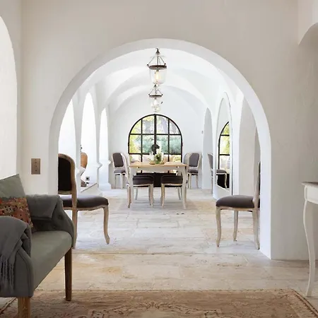 Bonnie Gold - St Tropez Holiday home *